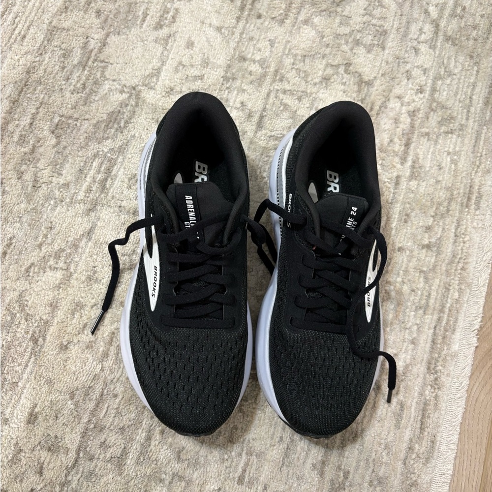 Brooks GT24 adrenaline Womens sz 6.5 Running Shoes in Black and White worn once - Picture 3 of 11